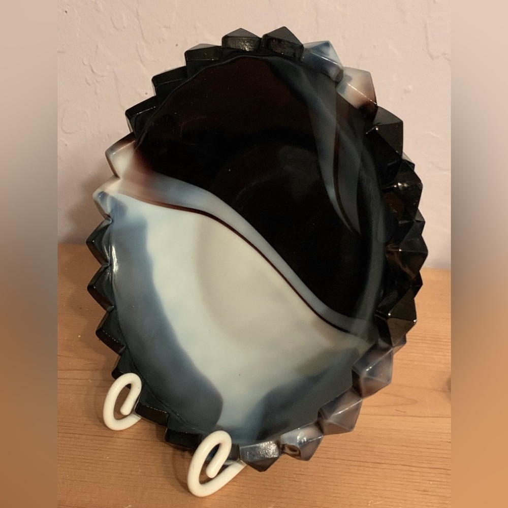 Late 1800’s Black & White Slag Glass Candy Dish with tones of purple and blue - Picture 5 of 8